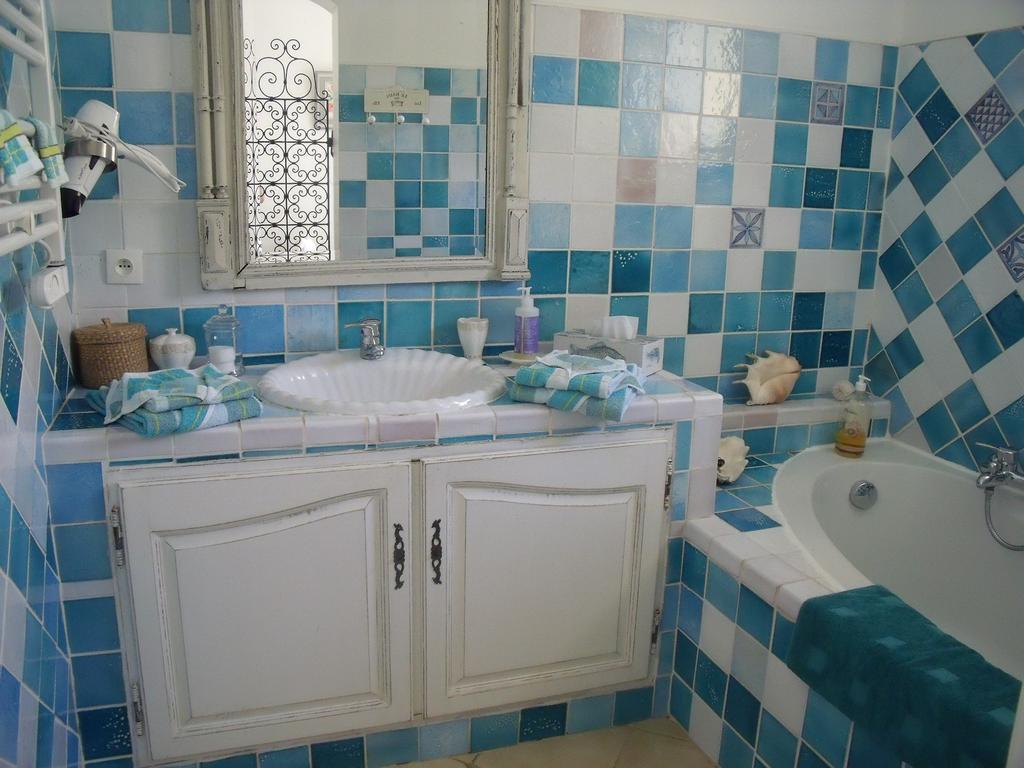 Le Pigeonnier Chambre D'Hotes La Provenc'Ane Salernes Esterno foto