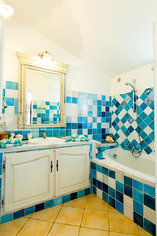 Le Pigeonnier Chambre D'Hotes La Provenc'Ane Salernes Esterno foto