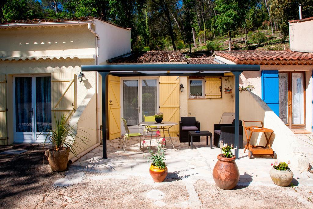 Le Pigeonnier Chambre D'Hotes La Provenc'Ane Salernes Esterno foto
